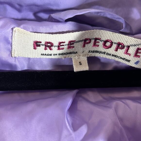 FREE PEOPLE PUFFA VEST LAVENDER NEW SMALL - Picture 7 of 7
